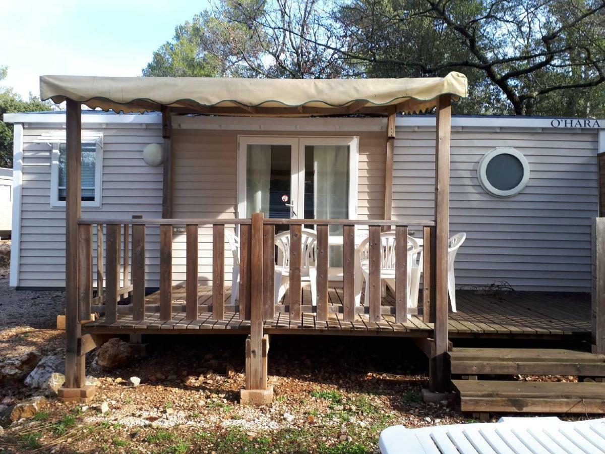Mobil Home Sainte Baume نا لي بين المظهر الخارجي الصورة