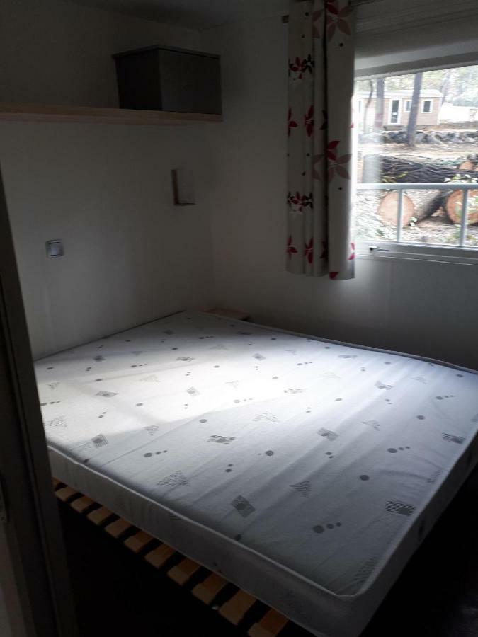 Mobil Home Sainte Baume نا لي بين المظهر الخارجي الصورة