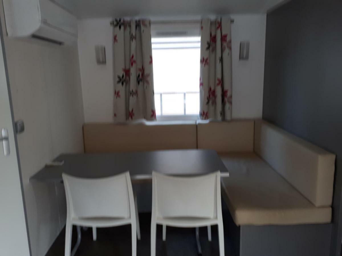Mobil Home Sainte Baume نا لي بين المظهر الخارجي الصورة