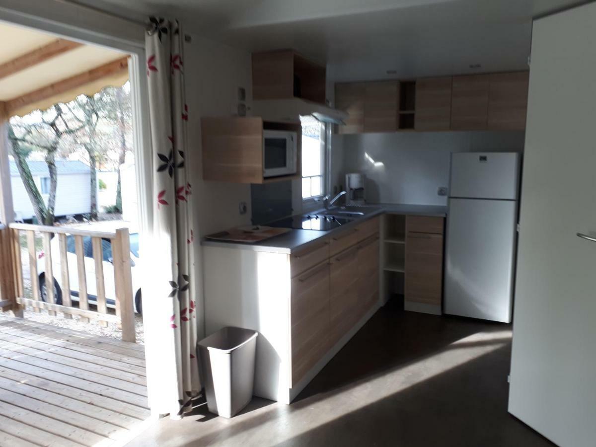 Mobil Home Sainte Baume نا لي بين المظهر الخارجي الصورة