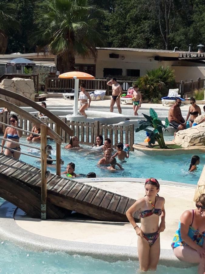 Mobil Home Sainte Baume نا لي بين المظهر الخارجي الصورة